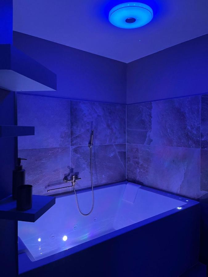 Love Room Mille Et Une Nuits Narbonne Exterior foto
